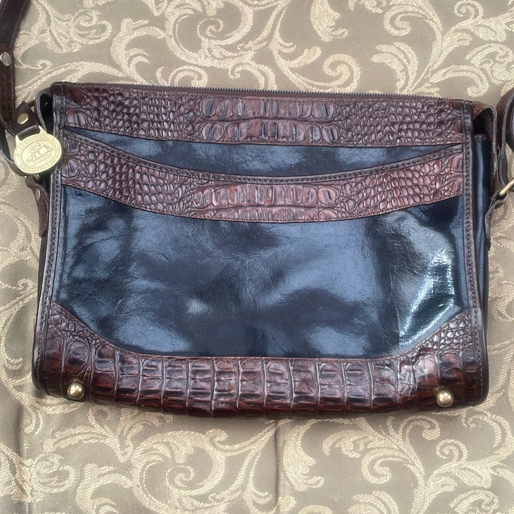 Brahmin shoulder bag
16” shoulder strap